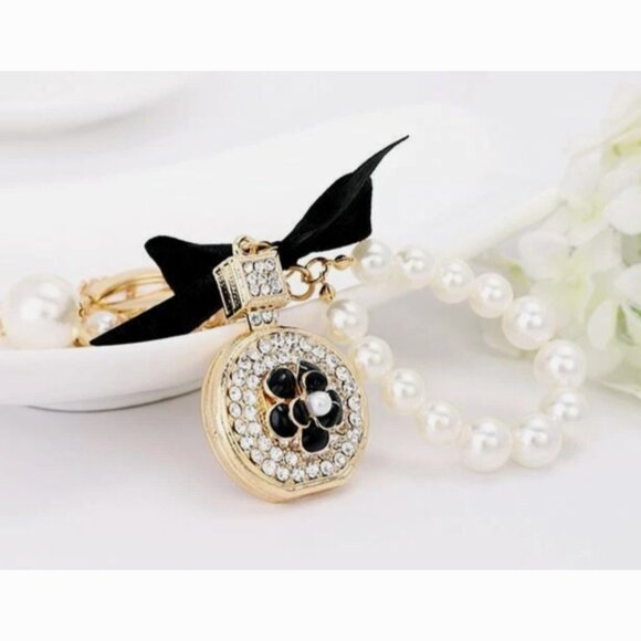 PEARL LUXURY KEYCHAIN CRYSTAL PERFUME BOTTLE - Picture 1 of 9